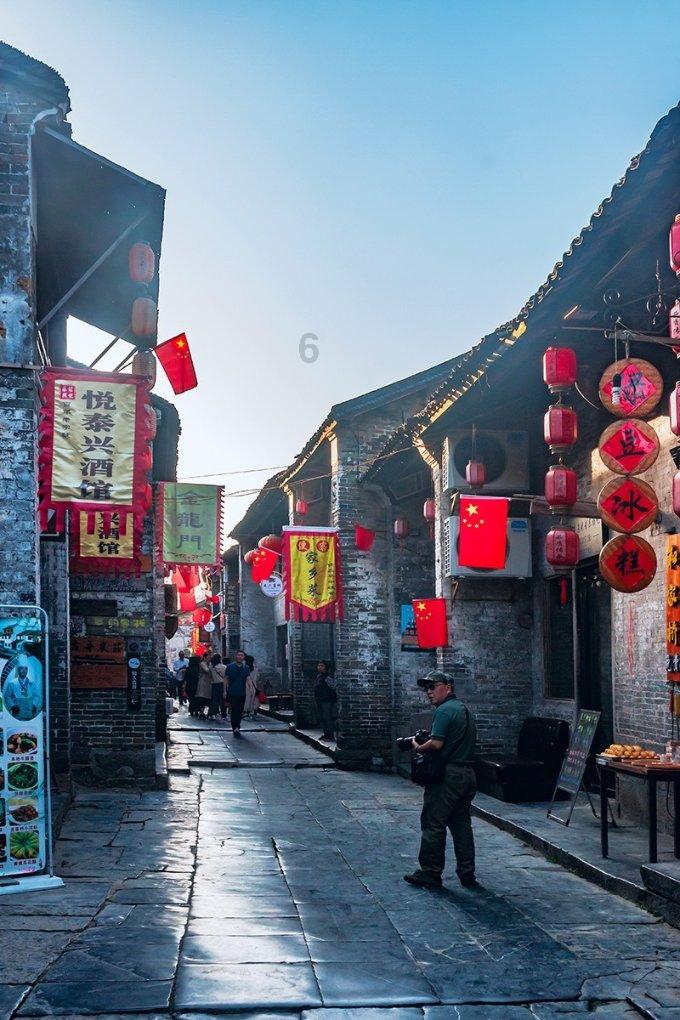有哪些百搭单品可以让小个子在秋冬显高显瘦？游戏画面